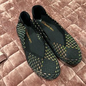 bernie mev. Black Multi-Color Shoes